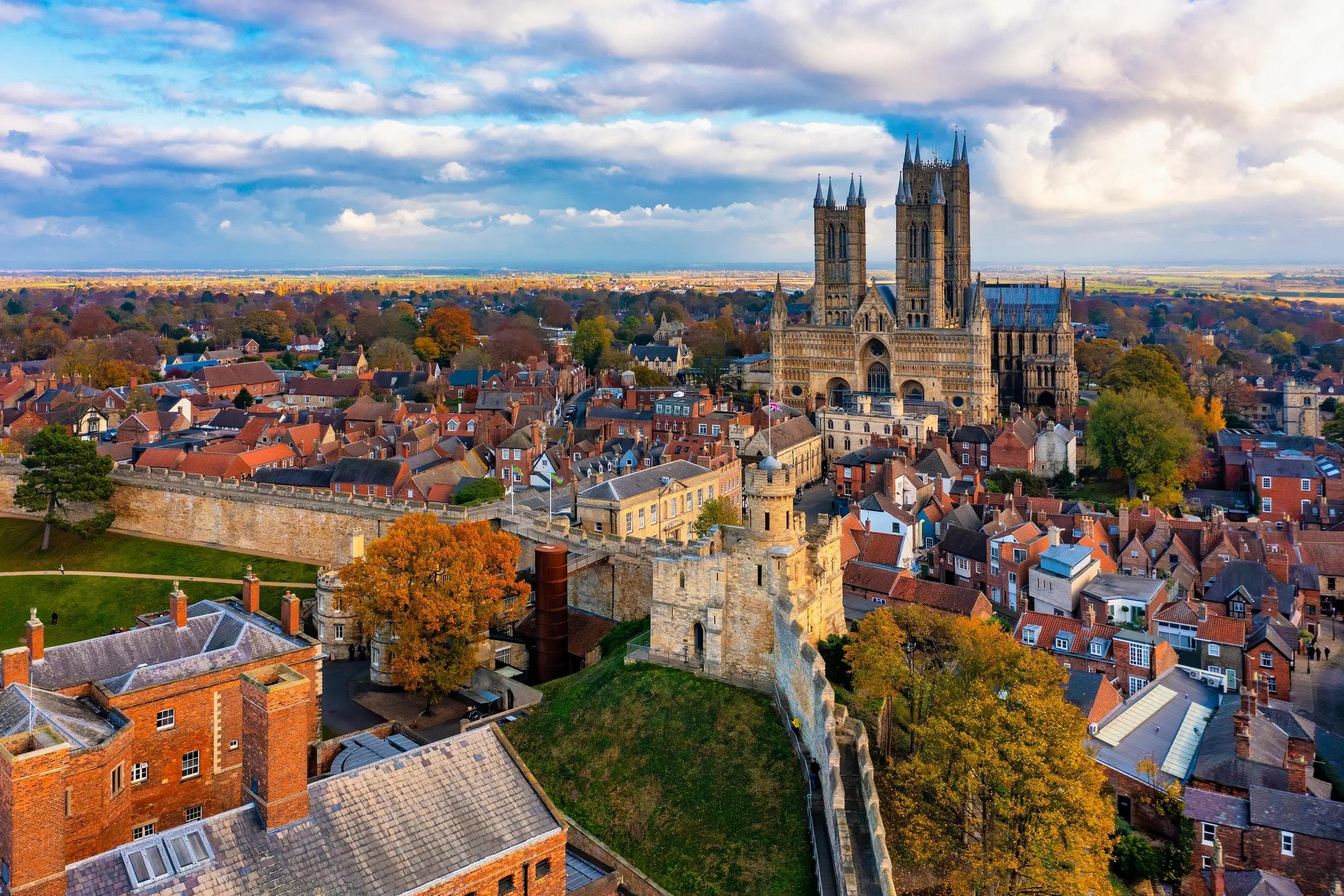Lincoln is a cathedral city and county town of Lincolnshire, England. It’s known for the medieval Lincoln Cathedral, with early printed books in a Wren-designed library. Lincoln Castle houses a Victorian prison and a copy of the Magna Carta. The Museum of Lincolnshire Life has social history exhibits in Victorian barracks.