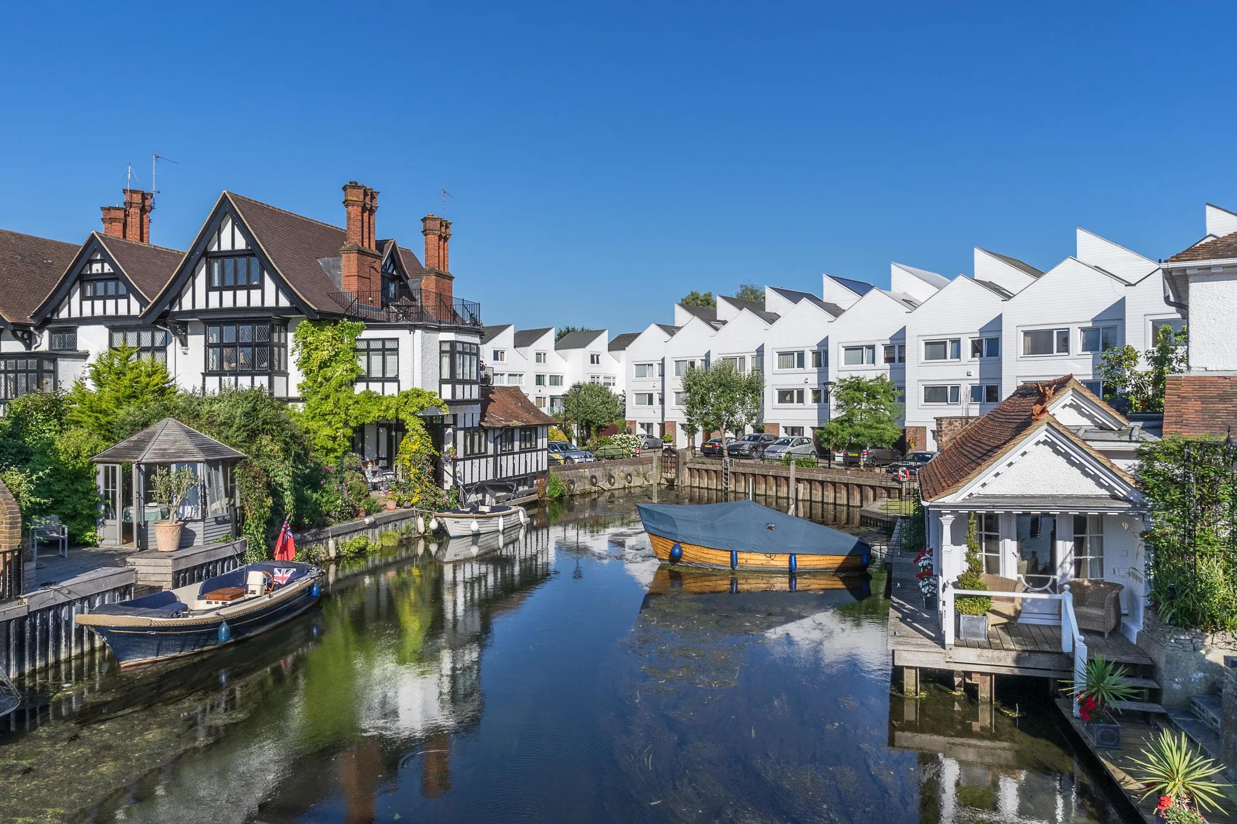 Marlow Lock on the River Thames in north west London